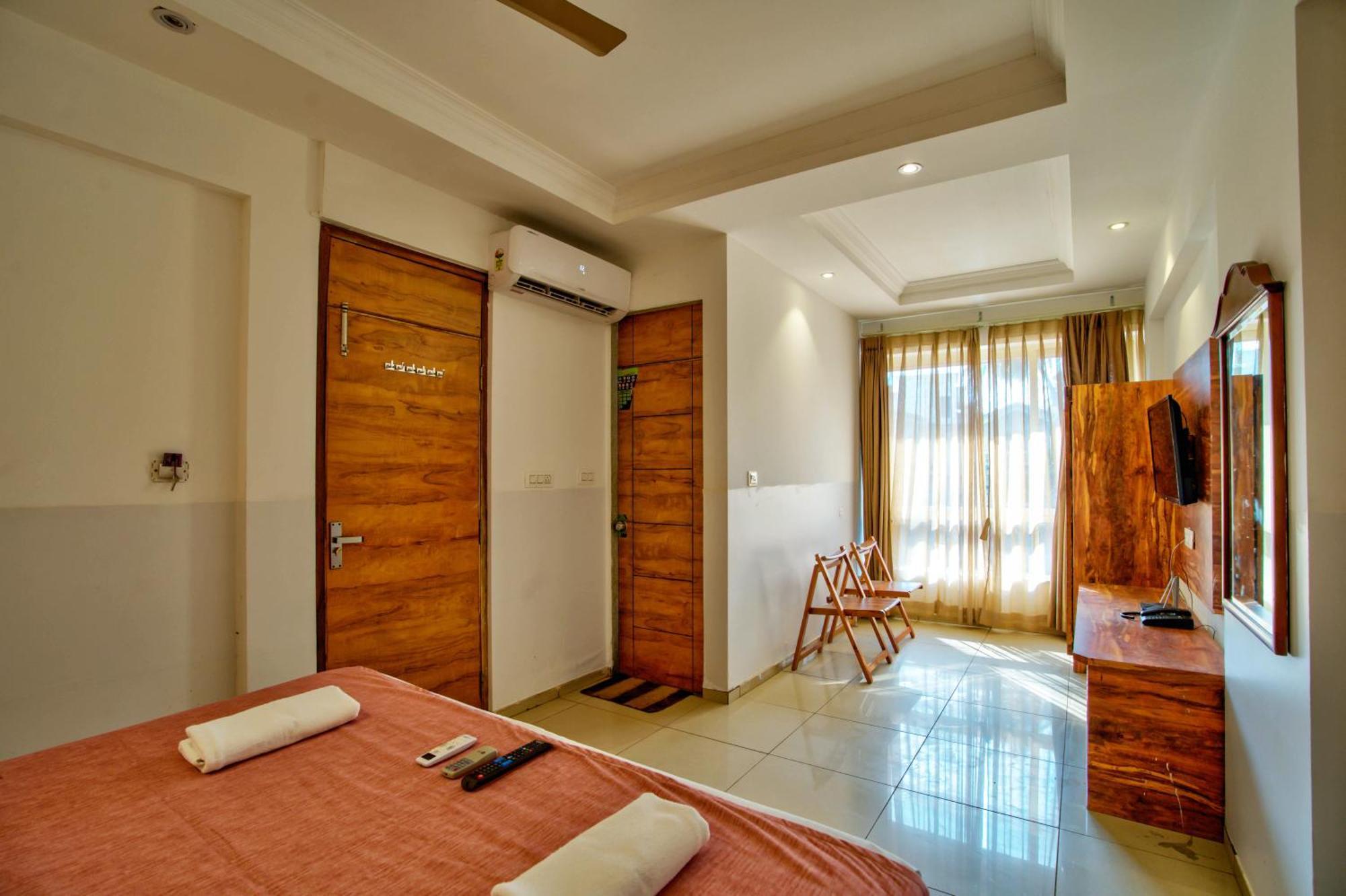 Hotel Sea Sapphire ,Калангут Экстерьер фото