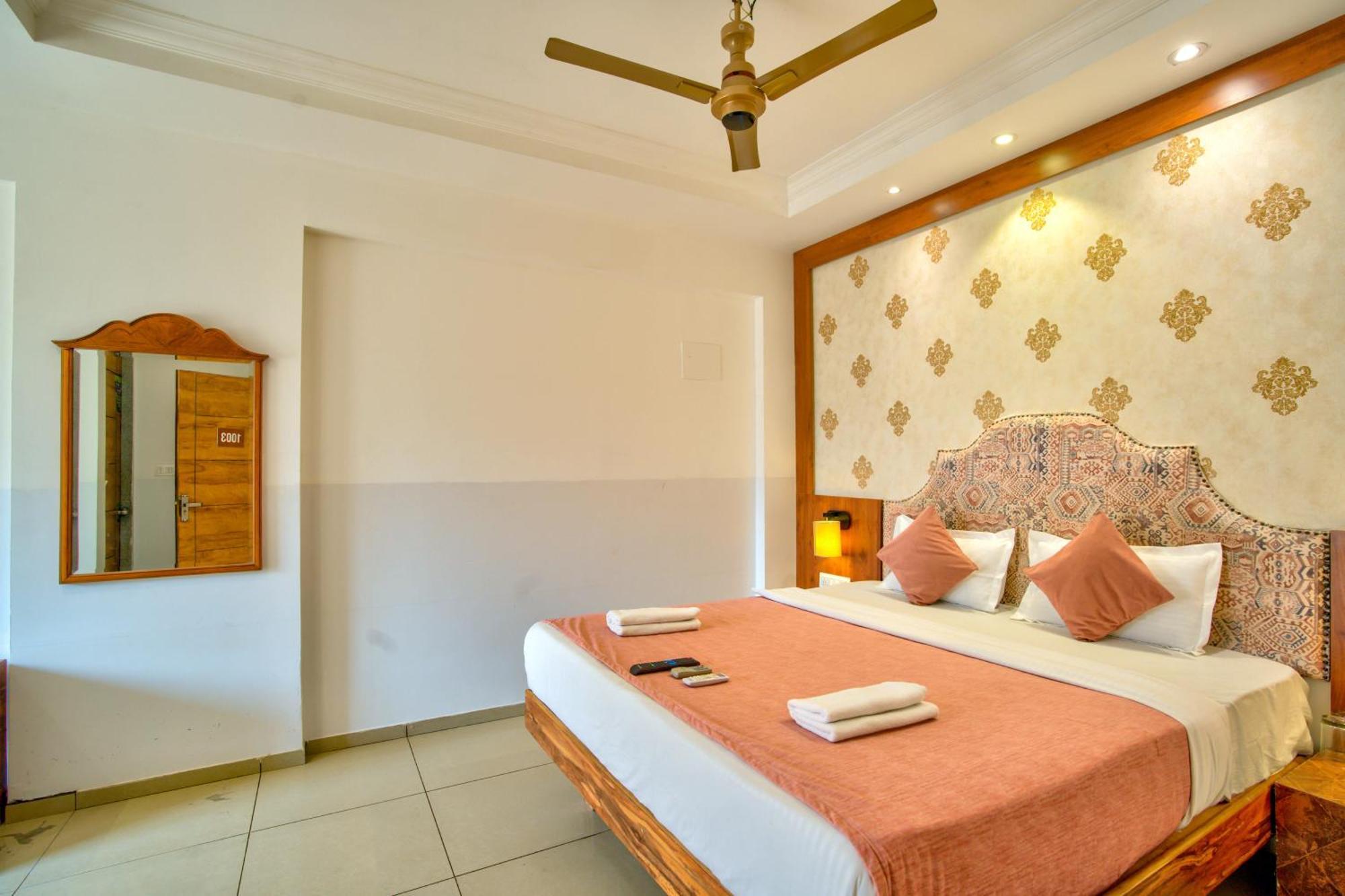 Hotel Sea Sapphire ,Калангут Экстерьер фото