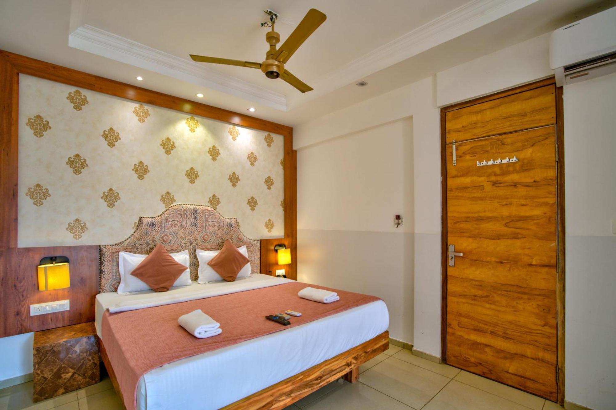 Hotel Sea Sapphire ,Калангут Экстерьер фото